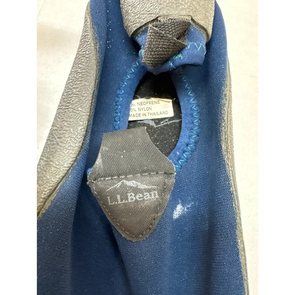 L.L. Bean water shoes size 11 blue‎